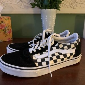 Checkered Vans size 9
